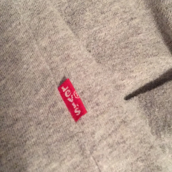 ✨SALE 2/$15 LEVI’S✨ | Red tab trademark T-shirt - Picture 4 of 8